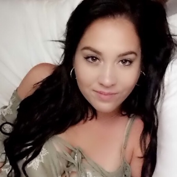 Meet your Posher, Amanda - Picture 1 of 1